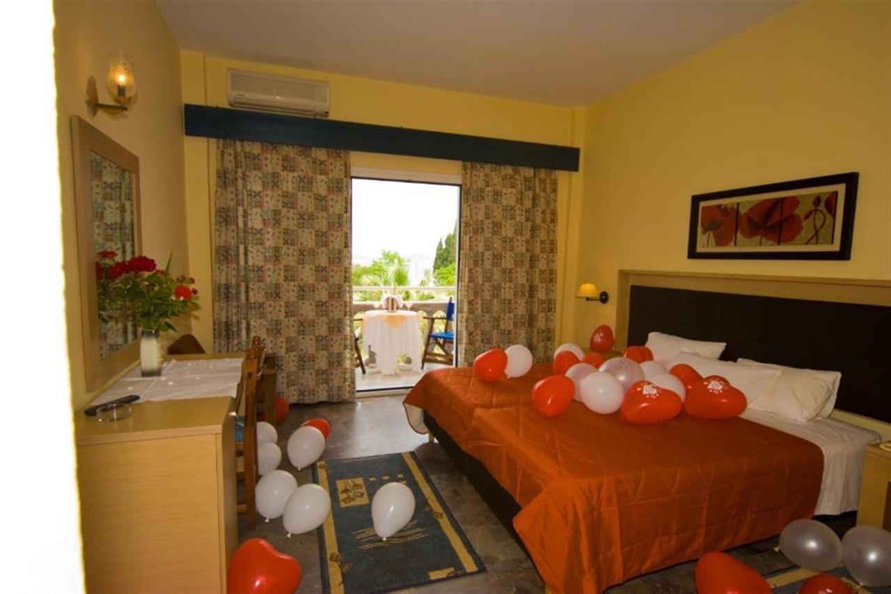 Potamaki Beach Hotel Benitses  Ngoại thất bức ảnh