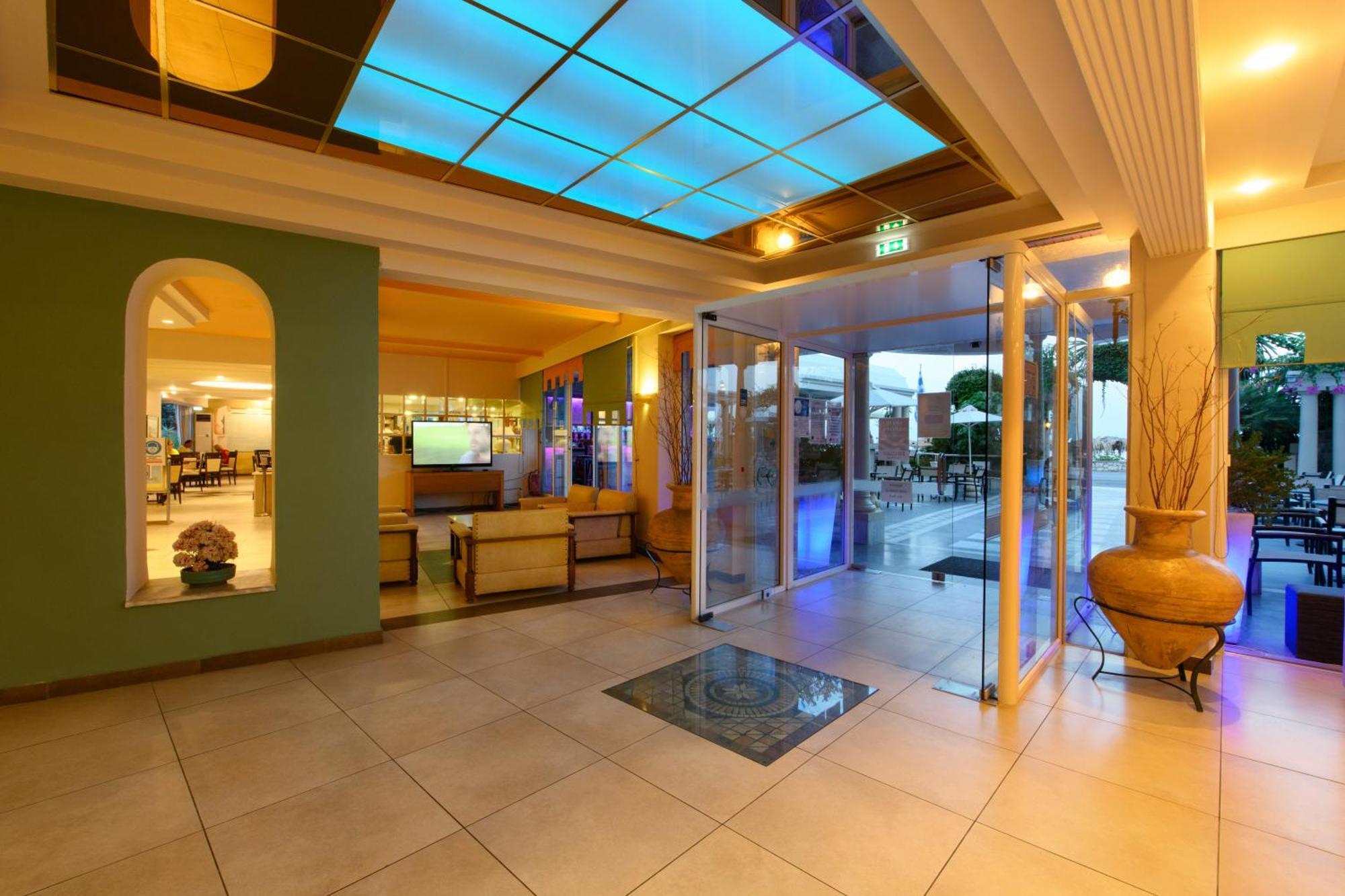 Potamaki Beach Hotel Benitses  Ngoại thất bức ảnh