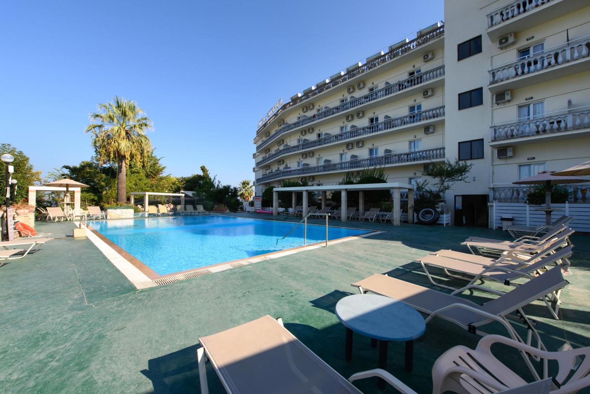 Potamaki Beach Hotel Benitses  Ngoại thất bức ảnh