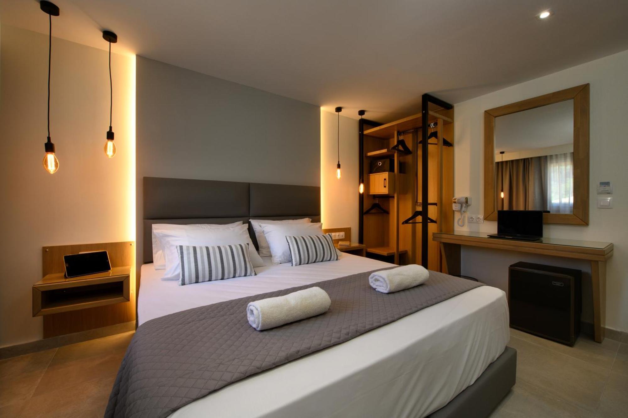 Potamaki Beach Hotel Benitses  Ngoại thất bức ảnh