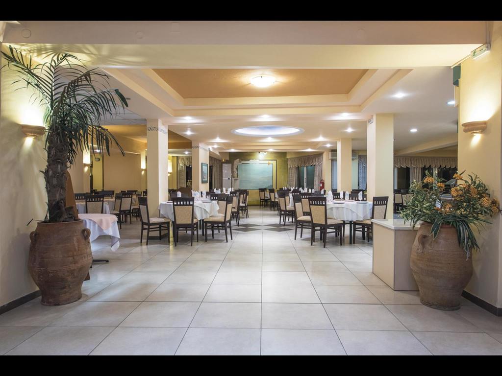 Potamaki Beach Hotel Benitses  Ngoại thất bức ảnh